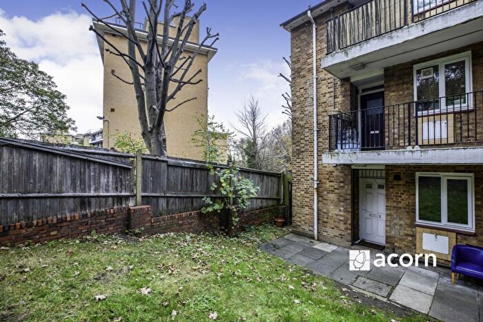 1 Bedroom Flat To Rent In Monclar Road London, SE5