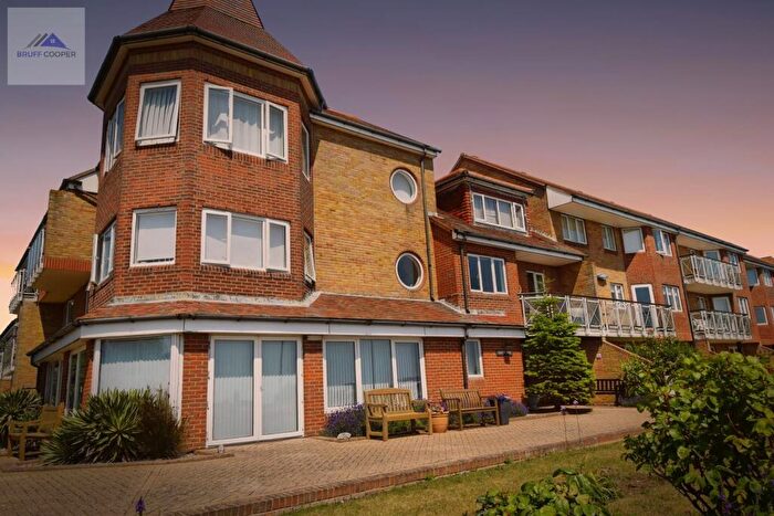 1 Bedroom Flat For Sale In Flat, Frinton Lodge, The Esplanade, Frinton-on-Sea, CO13