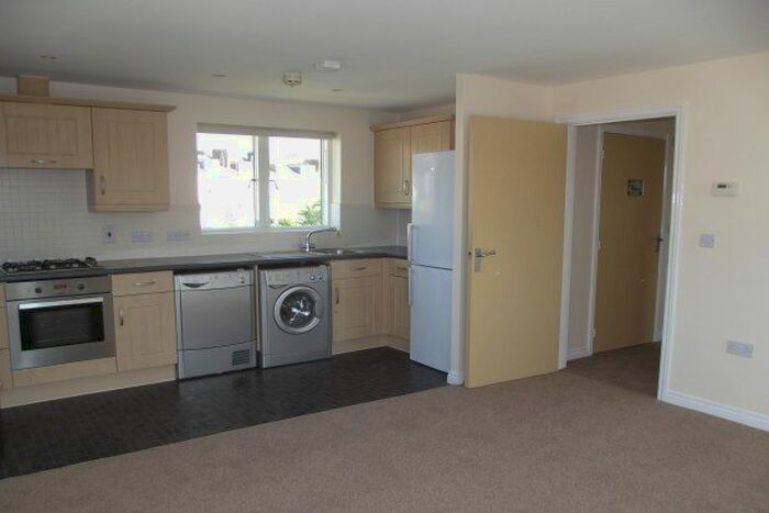2 Bedroom Flat To Rent In Richmond Court, Exeter, EX4