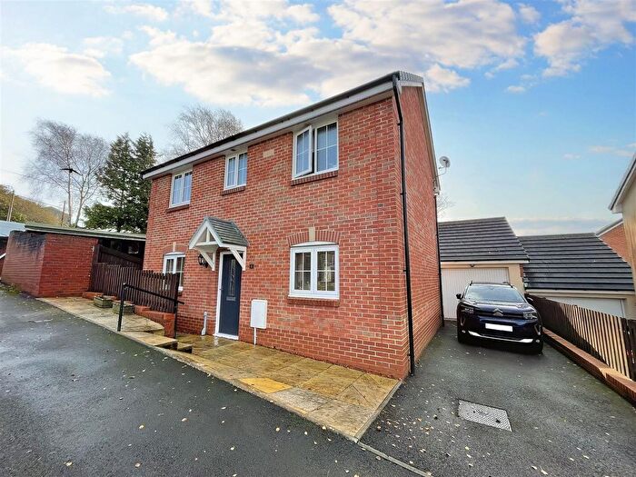 3 Bedroom Detached House For Sale In Golwg Y Twr, Kidwelly, SA17