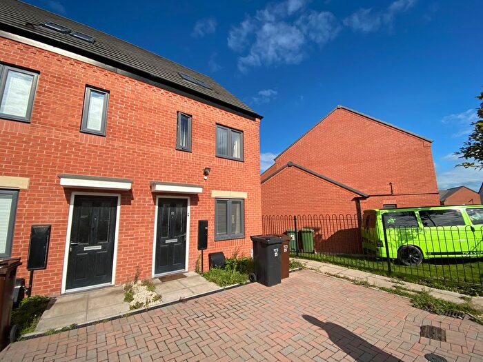 3 Bedroom End Of Terrace House To Rent In Uxbridge Close, Ettingshall, Wolverhampton, WV2