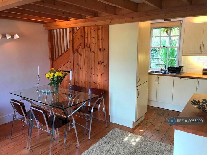 1 Bedroom Bungalow To Rent In The Street, Mortimer Common, Reading, RG7