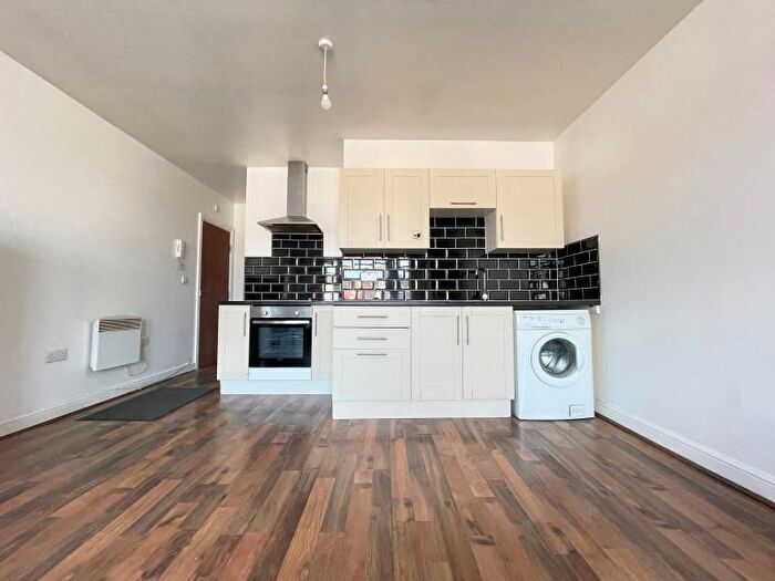 Studio To Rent In Flat, Karnac Road, Leeds, LS8