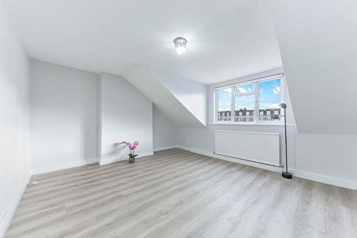 2 Bedroom Flat To Rent In Lower Richmond Road, London, SW15