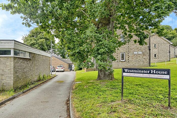 1 Bedroom Flat For Sale In Upper Brig Royd, Ripponden, Sowerby Bridge, HX6
