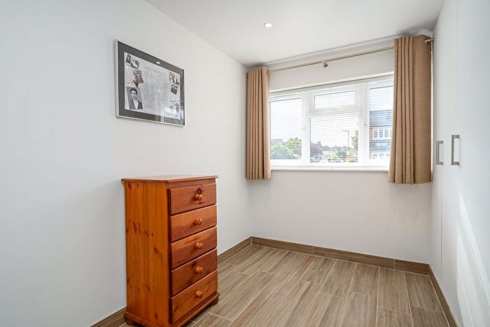 4 Bedroom Terraced House For Sale In Sidney Road, Walton-On-Thames, KT12