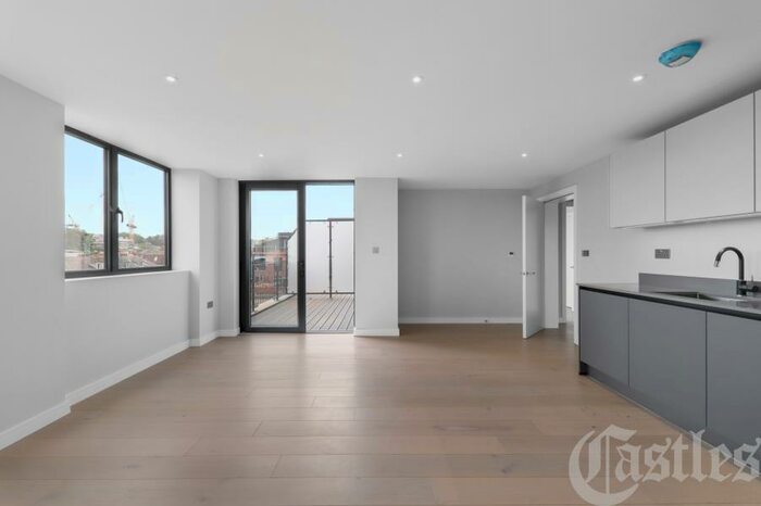 2 Bedroom Flat To Rent In Homestead Heights, Tottenham Lane, Crouch End, N8