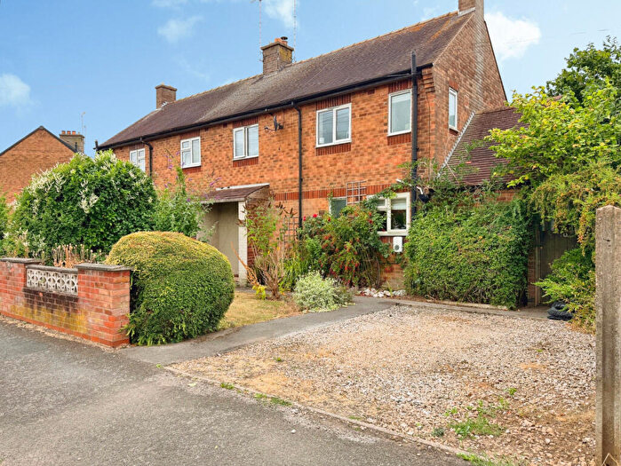 3 Bedroom Semi-Detached House For Sale In Heathway, Derby, DE65