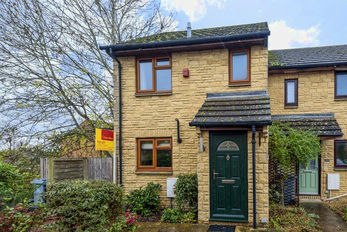 2 Bedroom Semi-Detached House To Rent In Farmers Close, Witney, OX28