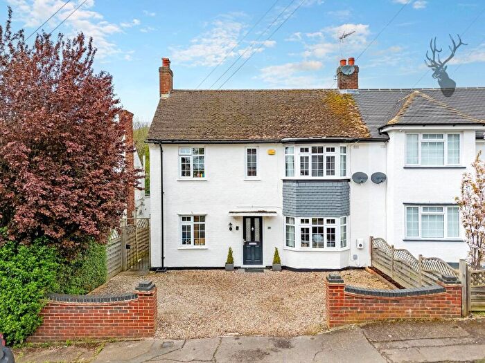 4 Bedroom Semi-Detached House For Sale In Graylands, Theydon Bois, Epping, CM16