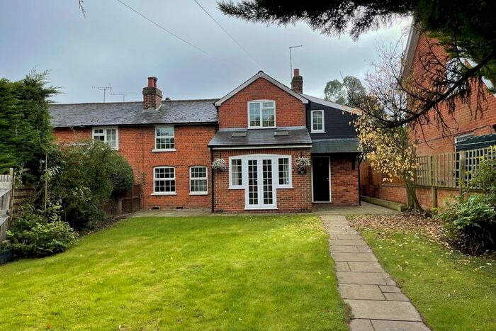 3 Bedroom Semi-Detached House To Rent In Highwood Road, Writtle, Chelmsford CM1