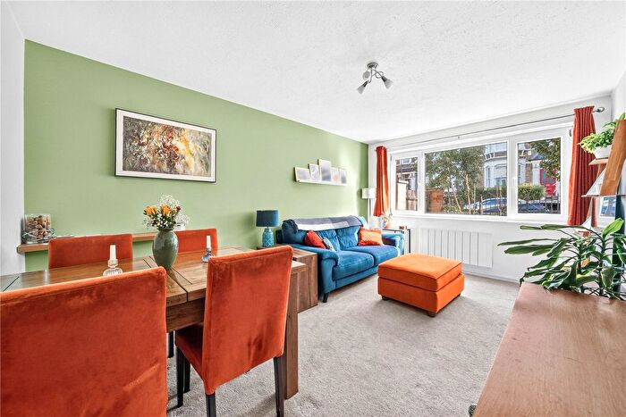 1 Bedroom Flat For Sale In West Avenue Road, Walthamstow, London, E17