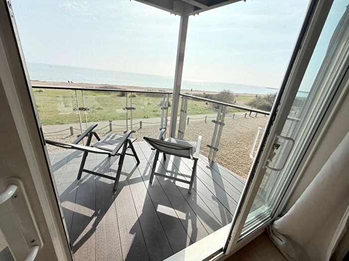 2 Bedroom Flat For Sale In Caroline Way, Eastbourne, BN23