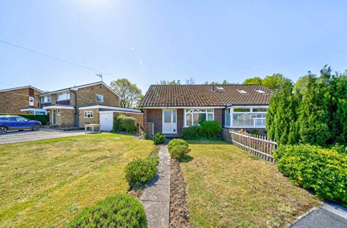 2 Bedroom Bungalow To Rent In Beech Grove, Midhurst, GU29