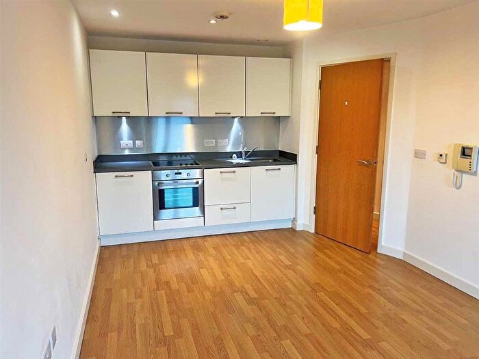 1 Bedroom Flat For Sale In Burgage Square, Wakefield, WF1