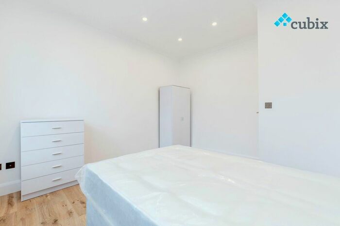 3 Bedroom Flat To Rent In Leopold Road, Wimbledon, SW19