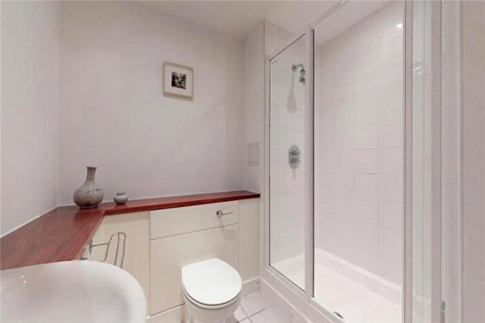 2 Bedroom Apartment To Rent In Tay Court, Meath Crescent, Bethnal Green, E2