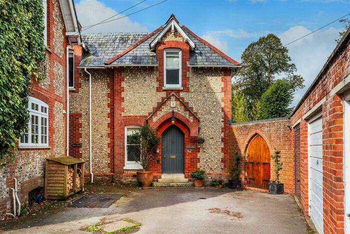 4 Bedroom Semi-Detached House For Sale In Bishop's Sutton, Alresford, Hampshire, SO24