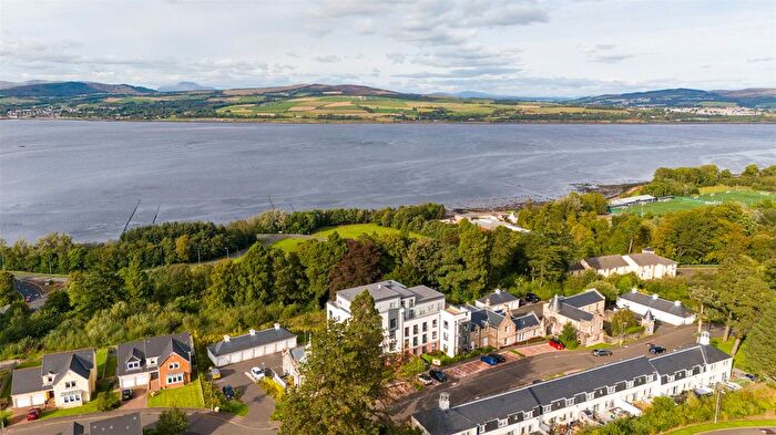 2 Bedroom Flat For Sale In Hollybush Lane, Castlebank, Inverclyde, PA14