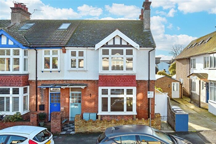 1 Bedroom Flat For Sale In Stanhope Road, Deal, Kent, CT14