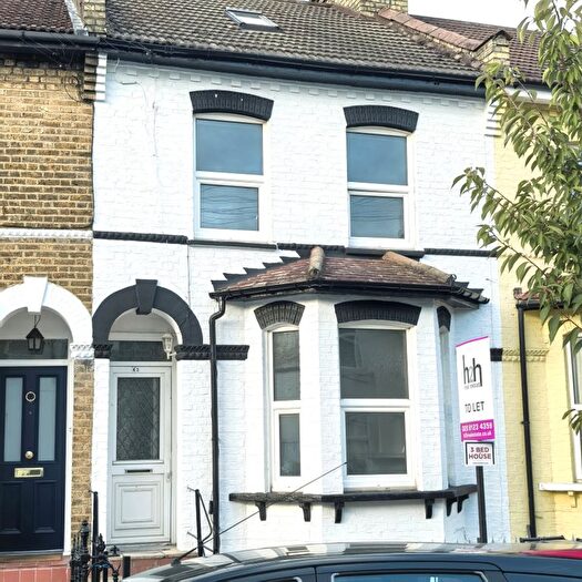 3 Bedroom Terraced House To Rent In Croydon, CR0