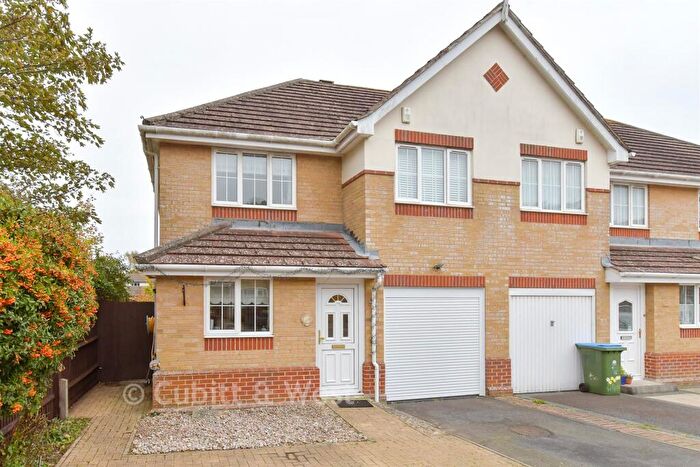 3 Bedroom End Of Terrace House For Sale In Crosshaven, Littlehampton, West Sussex, BN17