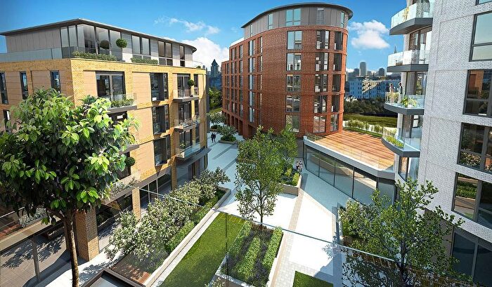 2 Bedroom Flat To Rent In Plaza Gardens, Putney, London, SW15