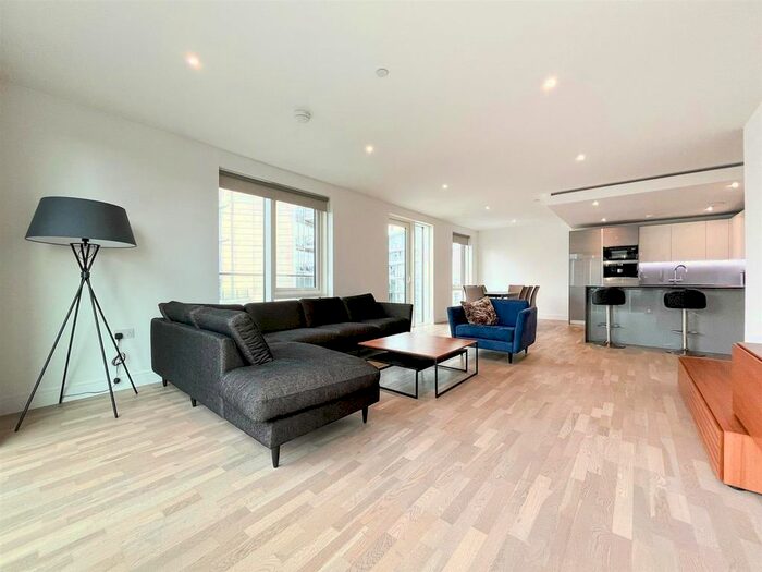 3 Bedroom Flat To Rent In Merdian House, Battersea Reach, SW18