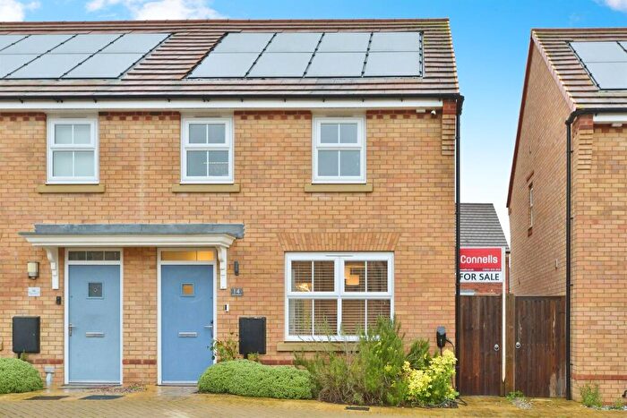 3 Bedroom Semi Detached House For Sale In Marius Grove, Fairfields, Milton Keynes, MK11