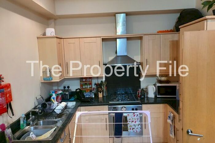 3 Bedroom Flat To Rent In Wilmslow Road, Withington M20
