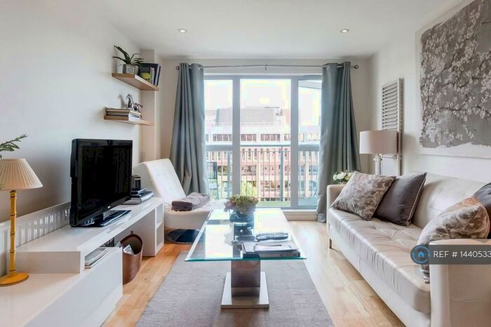 2 Bedroom Flat To Rent In Church Street East, Woking, GU21