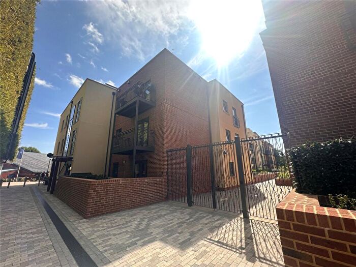 2 Bedroom Penthouse To Rent In Nightingale Walk, Farnham, Surrey, GU9