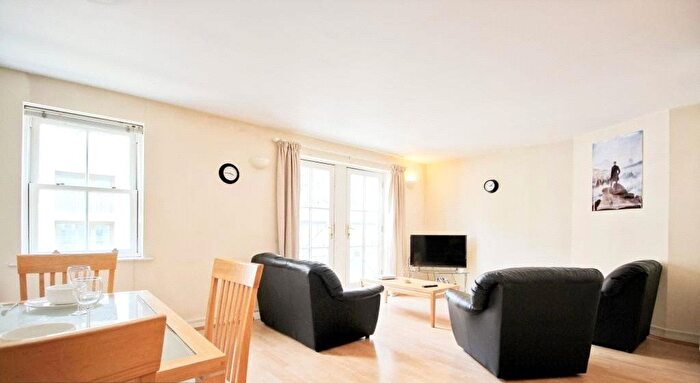 2 Bedroom Flat To Rent In Stockwell Road, London, SW9