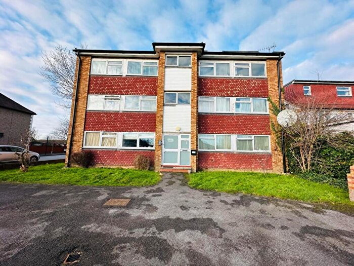 2 Bedroom Flat To Rent In Priory Court, Barley Lane, Ilford, IG3
