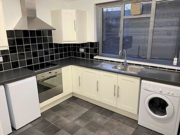 2 Bedroom Flat To Rent In Windermere Avenue, Cardiff, CF23