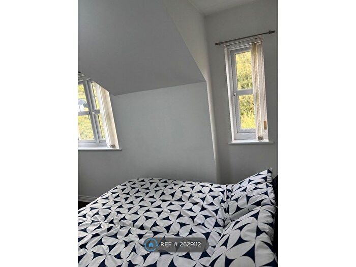 2 Bedroom Flat To Rent In Astley Brook Close, Bolton, BL1