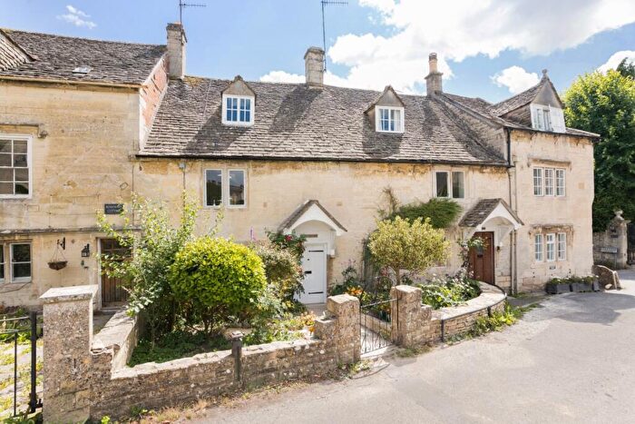 2 Bedroom Cottage To Rent In St. Marys Street Painswick, GL6