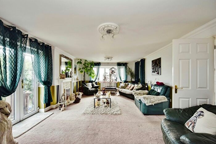 4 Bedroom Detached House For Sale In Baldwin Road, Minster On Sea, Sheerness, ME12