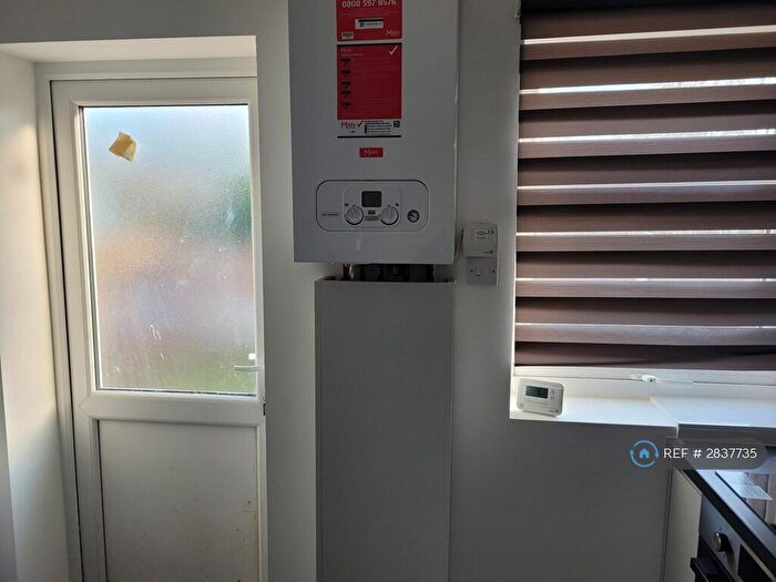 Studio To Rent In Larch Road, Dartford, DA1