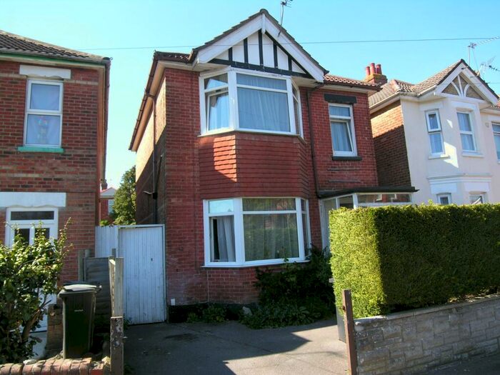 6 Bedroom House To Rent In Bedroom Detached House In Winton, BH9