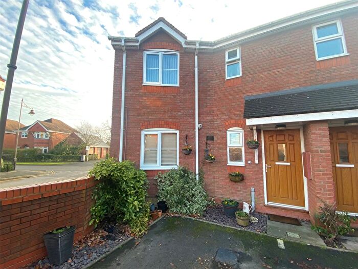 2 Bedroom Flat To Rent In Trundalls Lane, Shirley, Solihull, West Midlands, B90