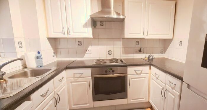 1 Bedroom Flat To Rent In Blandford Close, Romford, Essex, RM7