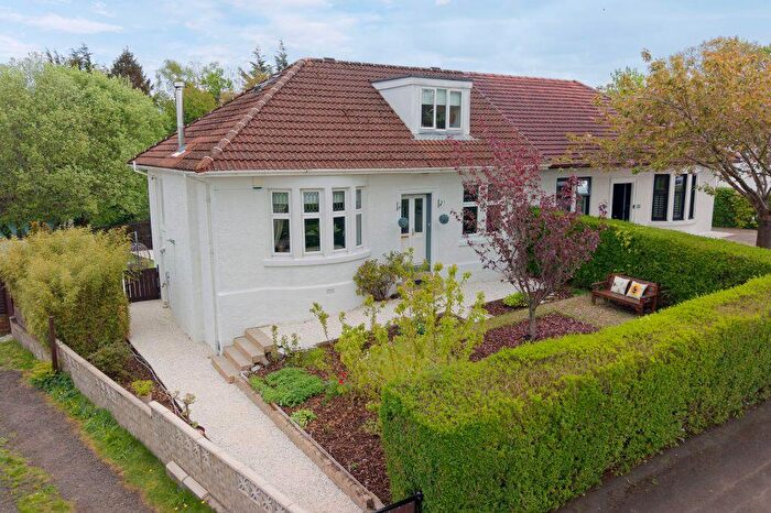 3 Bedroom Semi-Detached Bungalow For Sale In Cherrywood Road, Elderslie, PA5