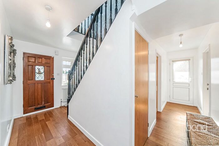 3 Bedroom Chalet For Sale In Chignal Road, Chelmsford, CM1