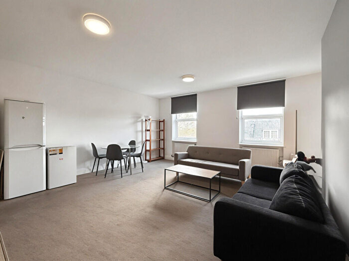 3 Bedroom Apartment To Rent In Linburn House, Kilburn High Road, NW6