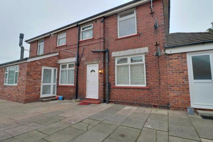 2 Bedroom Flat To Rent In Moston Road, Ettiley Heath, Sandbach, CW11