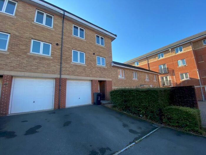 4 Bedroom Terraced House To Rent In Churchward, SN2