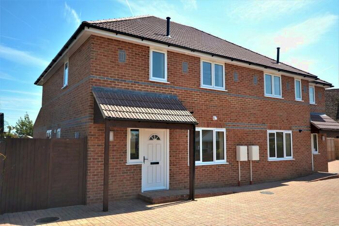 4 Bedroom Semi-Detached House To Rent In Water Tower View, St Marys Road, New Romney, Kent, TN28