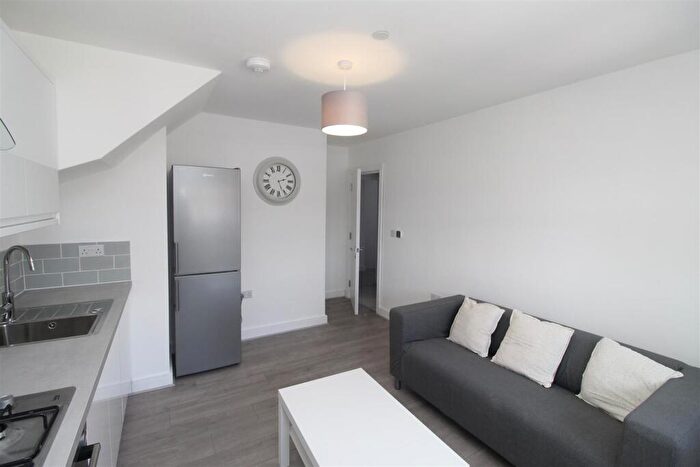 1 Bedroom Flat To Rent In Margam Road, Gabalfa, Cardiff, CF14