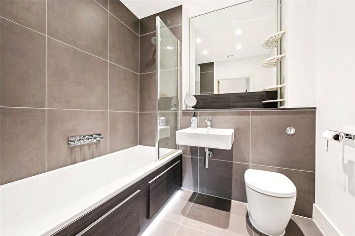 2 Bedroom Flat For Sale In Edward Terrace, Greenside Road, London, W12